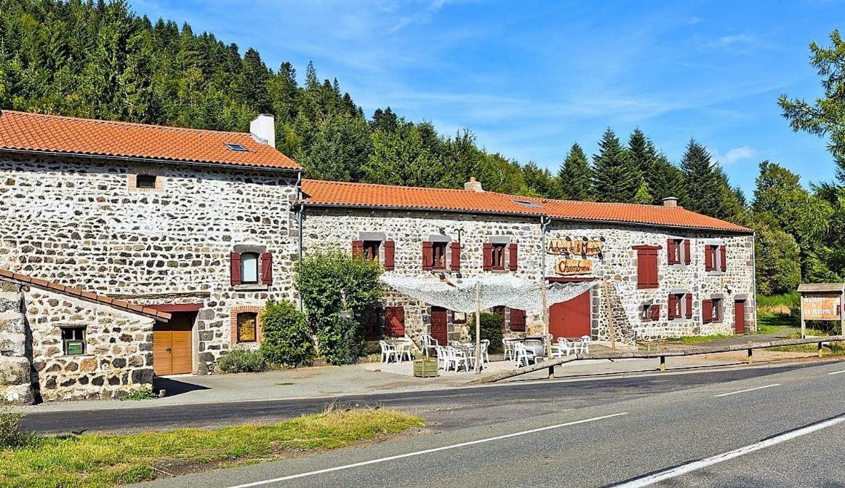 Auberge De La Moreno Hotel Saint-Genès-Champanelle Eksteriør billede